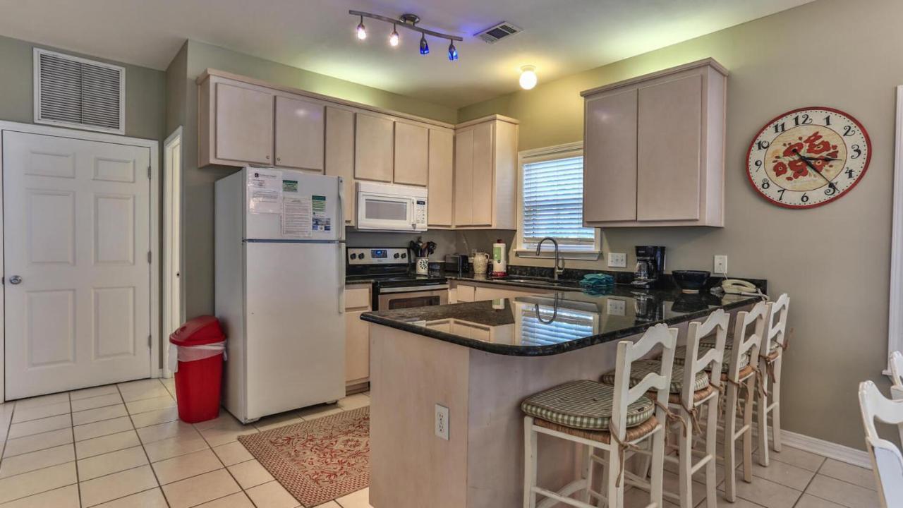 Biglows Bungalow - About A Quarter Mile To Private Neighborhood Beach Access, Pet Friendly, Community Pool Destin Buitenkant foto