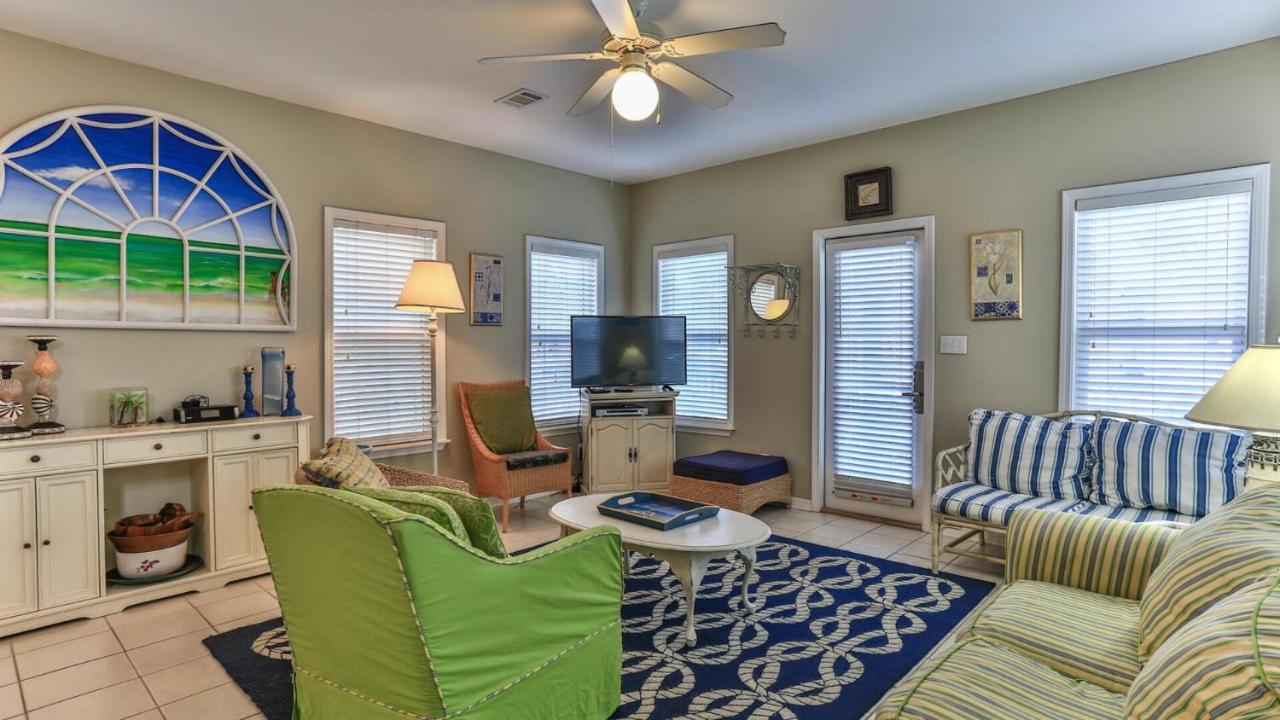 Biglows Bungalow - About A Quarter Mile To Private Neighborhood Beach Access, Pet Friendly, Community Pool Destin Buitenkant foto