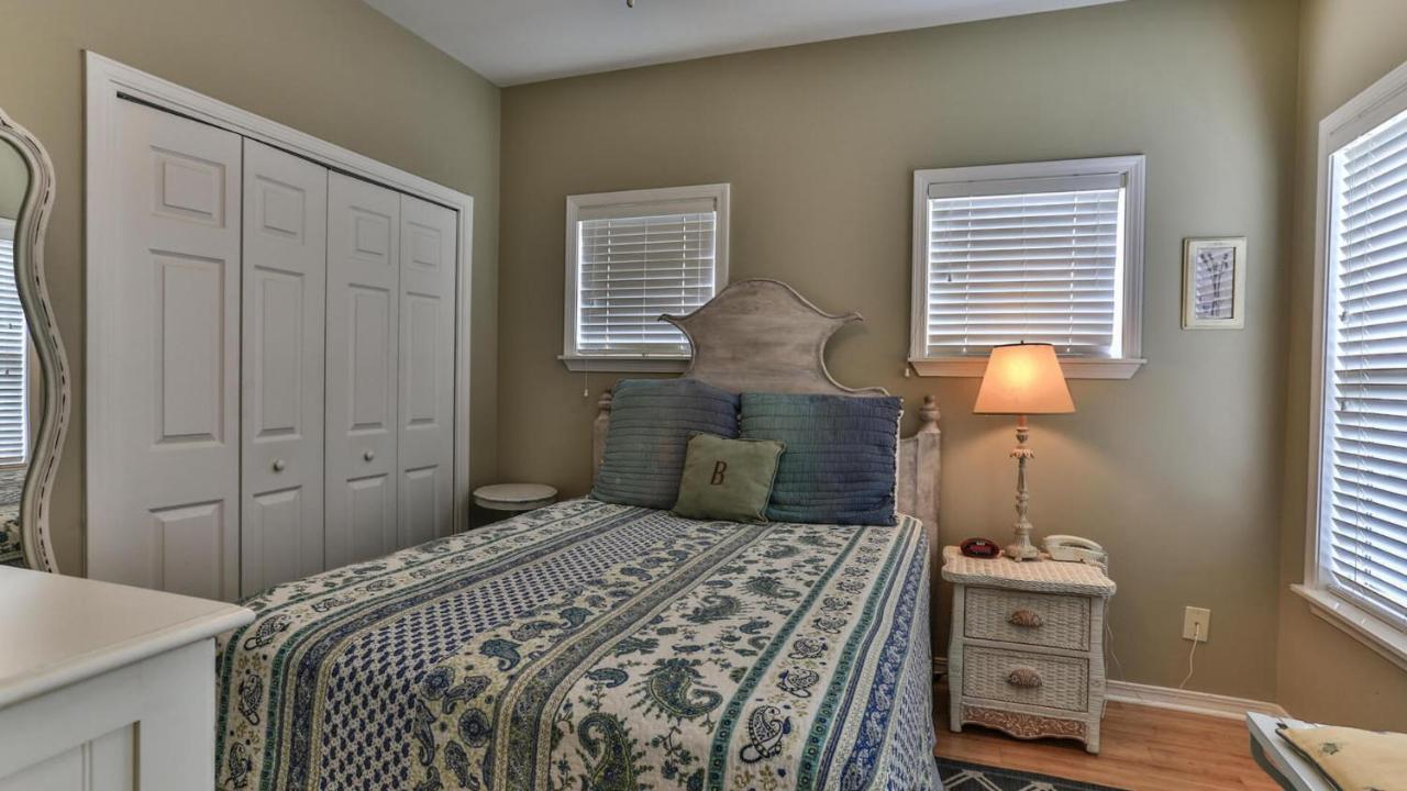 Biglows Bungalow - About A Quarter Mile To Private Neighborhood Beach Access, Pet Friendly, Community Pool Destin Buitenkant foto